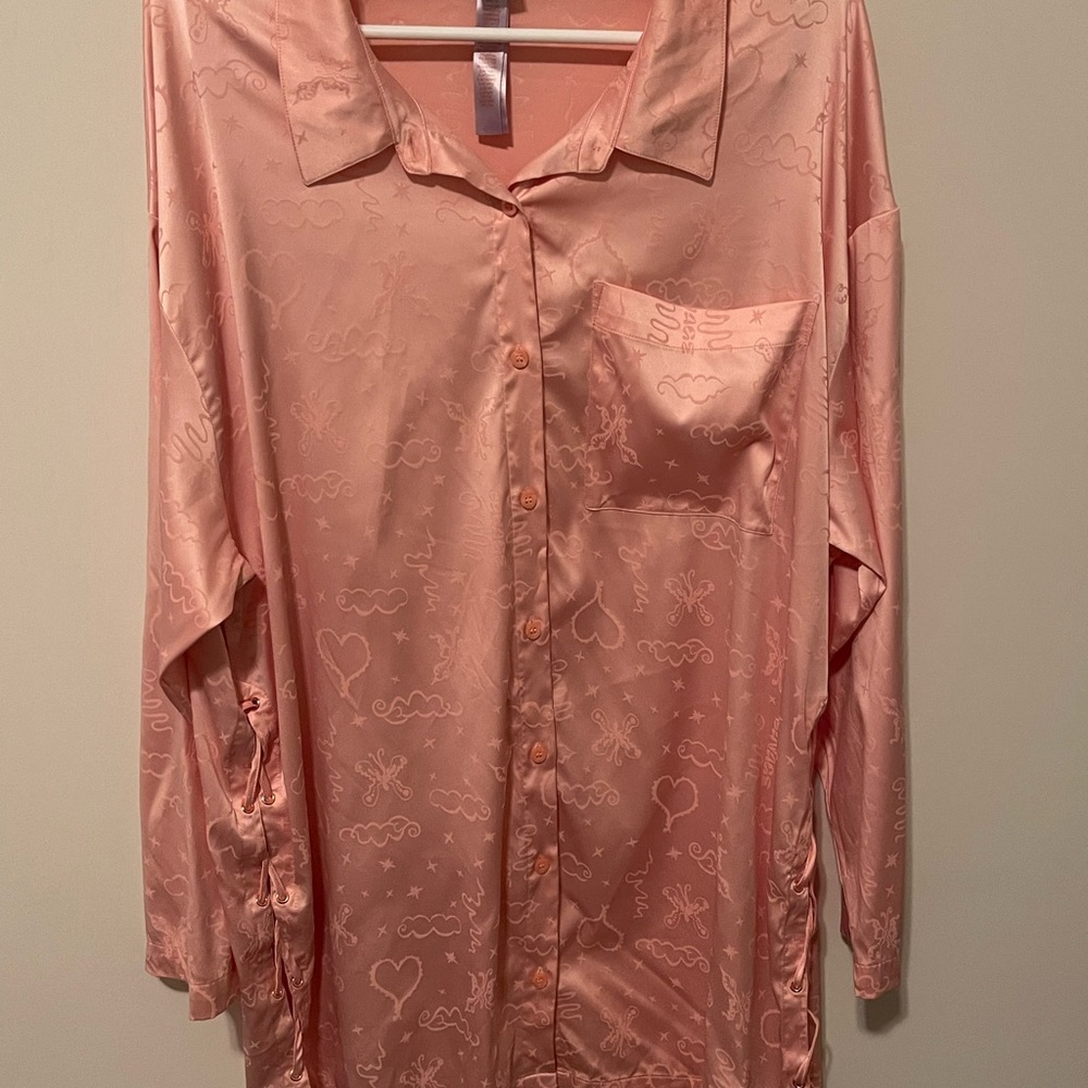 Savage Fenty Sz 1X Light Pink Button-Up Nightshirt with Pocket
